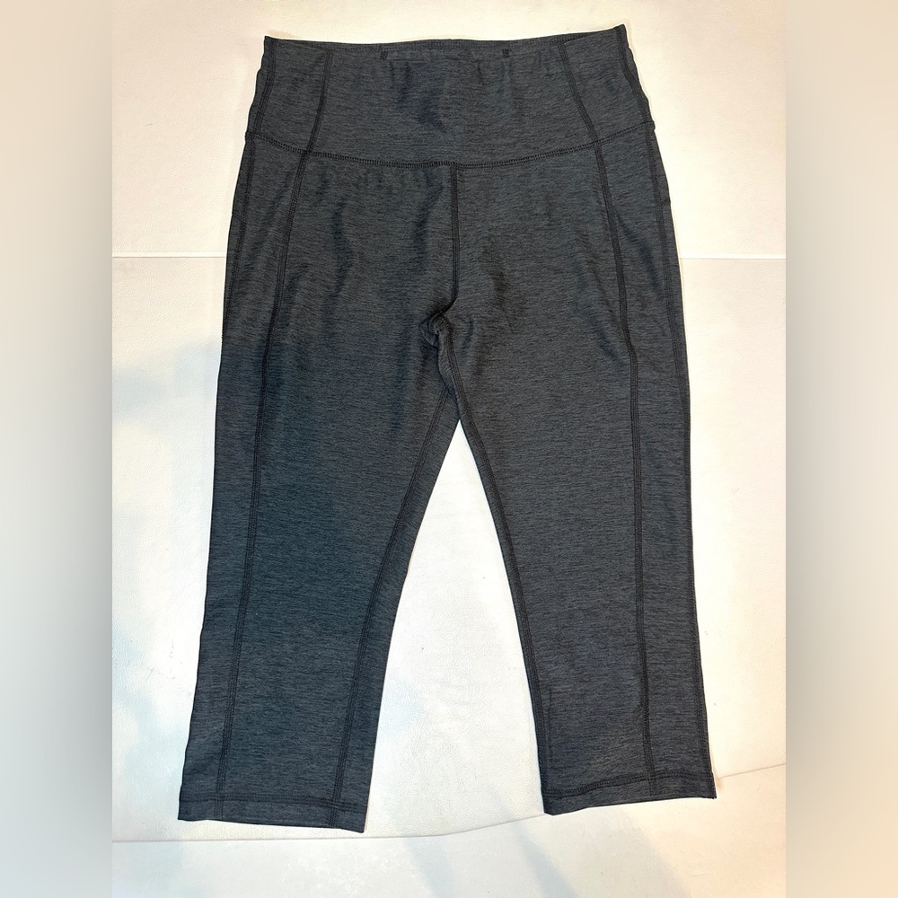 AVIA Women's Black/Gray Activewear Stretch Performance Capri Pants Size 8-10 M